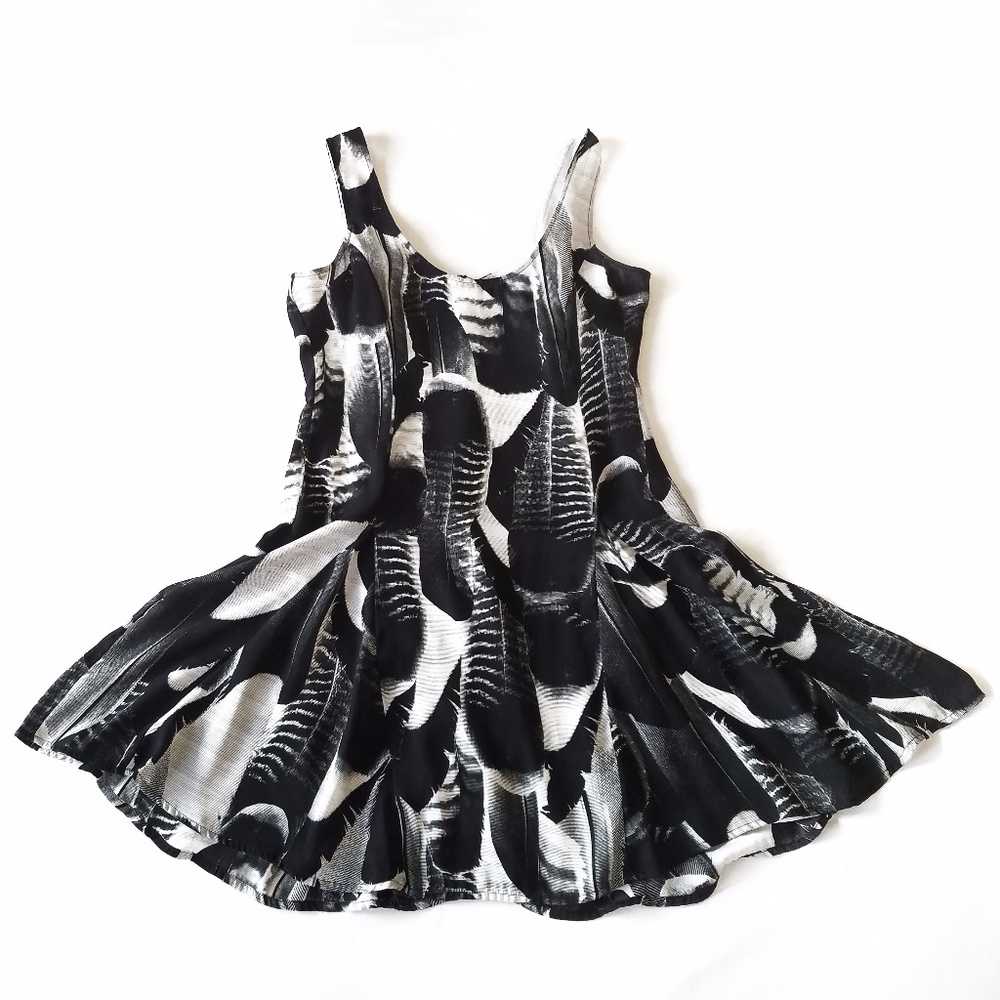 BB Dakota Black & White Graphic Feather Dress